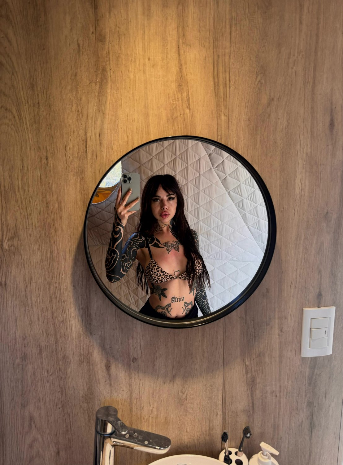 Busty slut in the mirror #OAVSwc4C