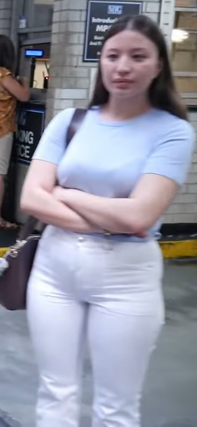 Random chicks #jjoYoAFb